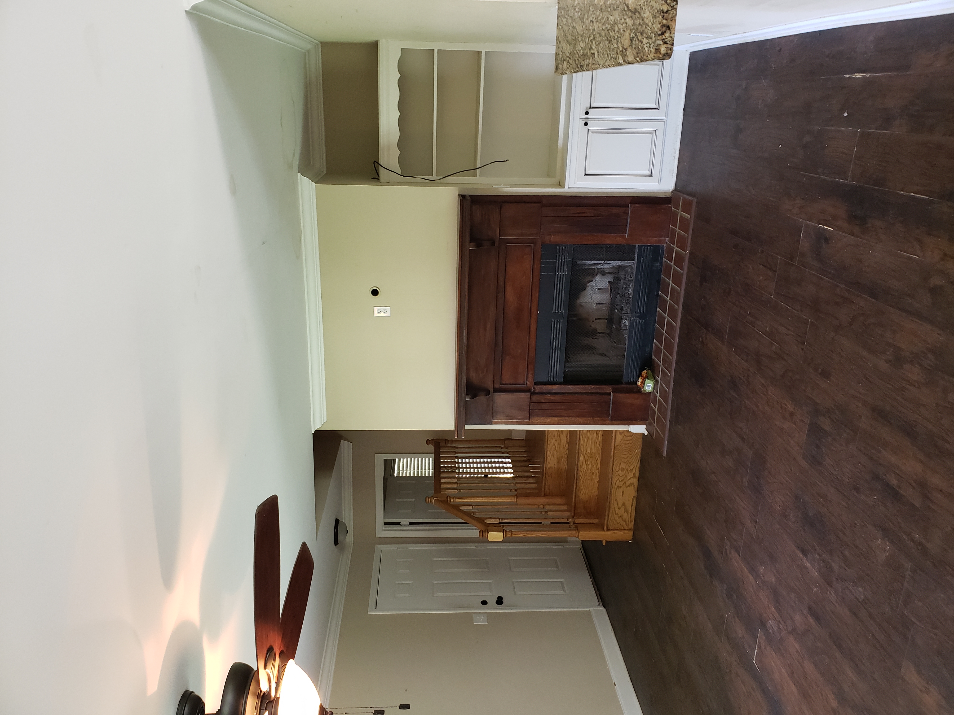 A photo of the house's sidewalk.